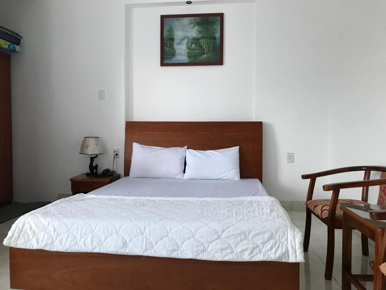 Hotel Hoang Dung Kinh Dinh Kültér fotó